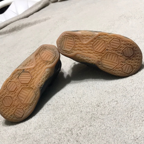 Nike Lebrons 7C - Picture 3 of 3